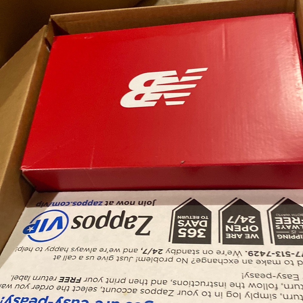 Steel toe fashion work shoe